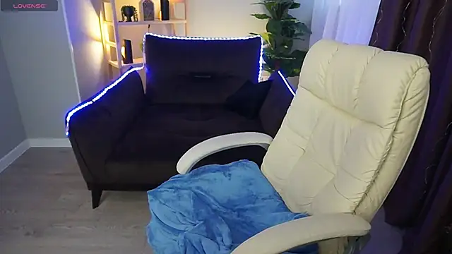 ElysLunar online show from 01/08/25, 10:15