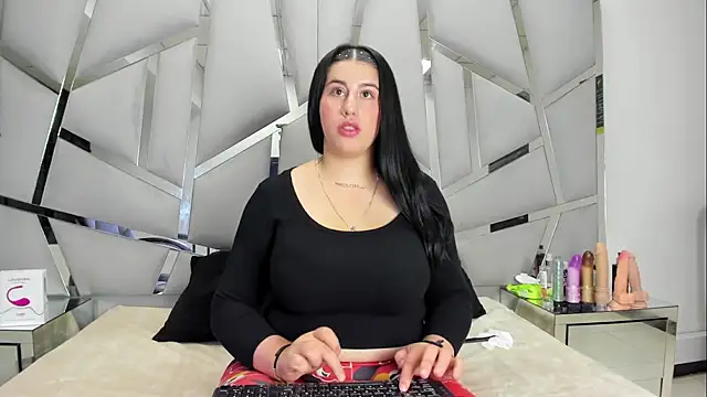 Criistaal  online show from 02/03/26, 06:33