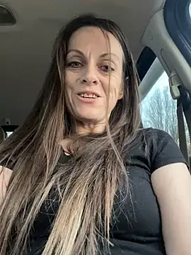 DavinaRay online show from 02/06/25, 10:21