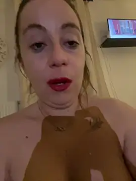 Snapshot of Lyannabuena69 chatting on 03/05/26, 05:04 Lyannabuena69 online show from 03/05/26, 05:04