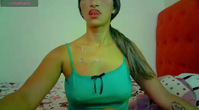 Snapshot of rosa_pretty chatting on 03/16/25, 04:12 rosa pretty online show from 03/16/25, 04:12