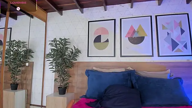 MiaKay1 online show from 11/22/25, 03:27