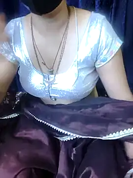 kaveerpooja947 online show from 10/25/25, 04:51