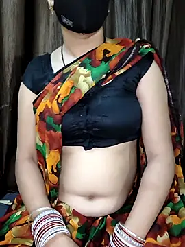 Snapshot of kaveerpooja947 chatting on 10/06/25, 04:30 kaveerpooja947 online show from 10/06/25, 04:30