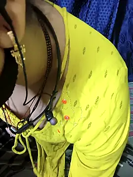 kaveerpooja947 online show from 12/03/25, 04:17