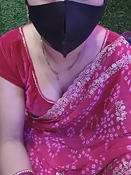 Snapshot of kaveerpooja947 chatting on 05/18/26, 05:40 kaveerpooja947 online show from 05/18/26, 05:40