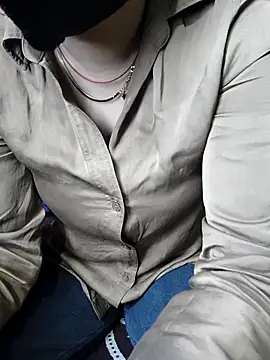 kaveerpooja947 online show from 02/11/26, 04:40