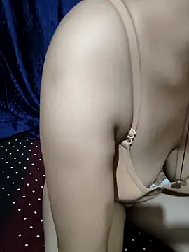 kaveerpooja947 online show from 03/26/26, 04:38