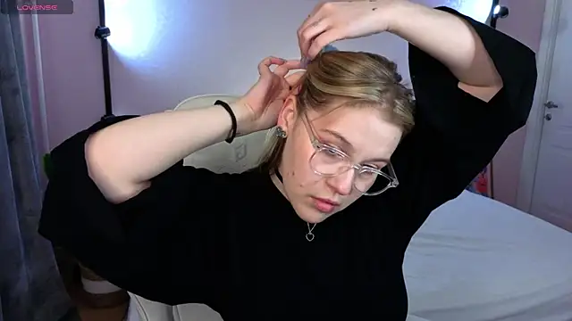 Colleen Blake online show from 04/13/26, 04:55