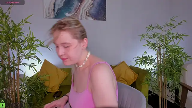 Snapshot of Colleen_Blake chatting on 06/22/26, 05:21 Colleen Blake online show from 06/22/26, 05:21