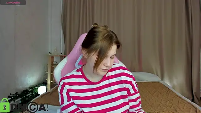 Colleen Blake online show from 11/30/25, 04:52