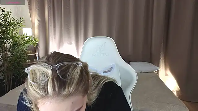 Colleen Blake online show from 04/06/26, 04:52