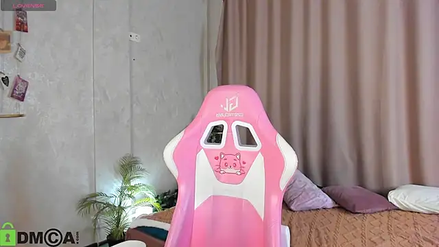 Colleen Blake online show from 10/24/25, 05:01