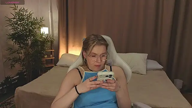 Colleen Blake online show from 04/08/26, 12:50