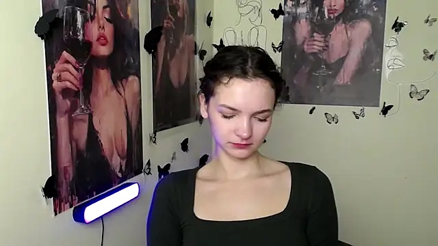  SusieSu  online show from 10/19/25, 06:49