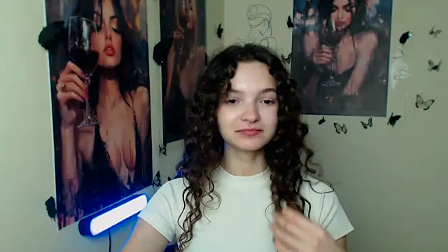  SusieSu  online show from 10/29/25, 07:29