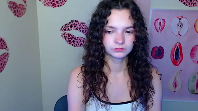  SusieSu  online show from 12/20/25, 07:39