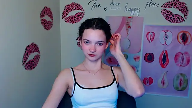  SusieSu  online show from 03/26/26, 07:45