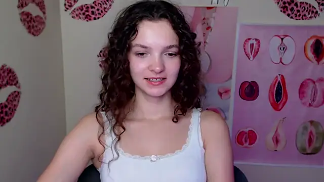  SusieSu  online show from 10/19/25, 06:54