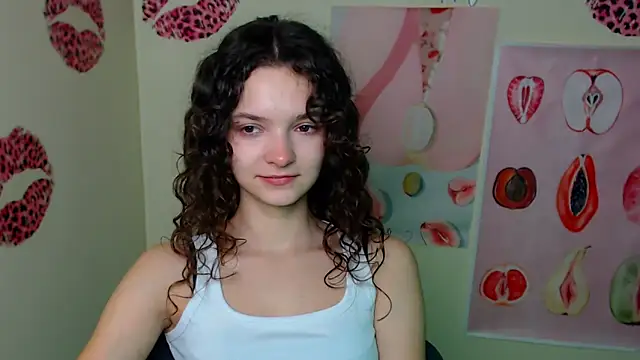  SusieSu  online show from 12/05/25, 07:29