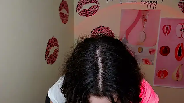  SusieSu  online show from 03/11/25, 07:46