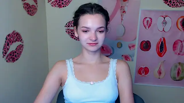  SusieSu  online show from 10/02/25, 06:28