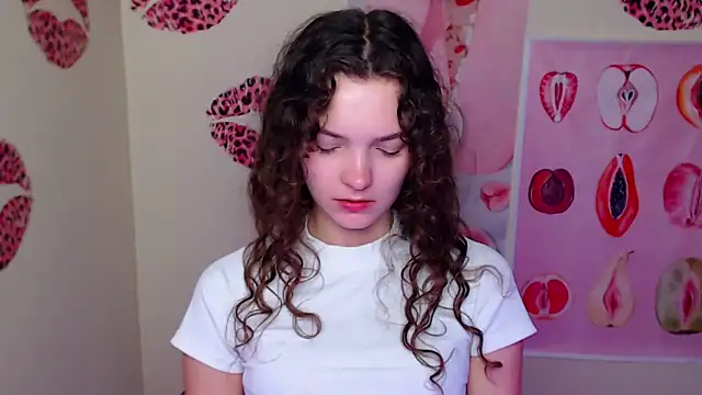  SusieSu  online show from 10/24/25, 06:34