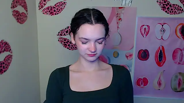  SusieSu  online show from 12/23/25, 07:18