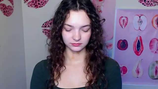  SusieSu  online show from 11/04/25, 07:34