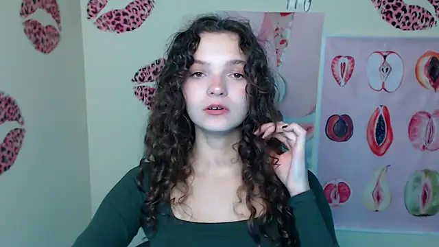  SusieSu  online show from 10/24/25, 07:13