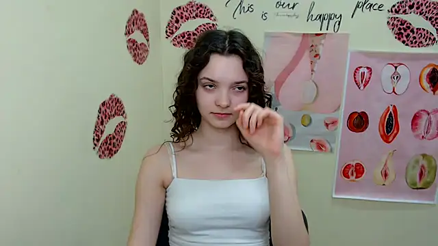  SusieSu  online show from 03/20/25, 10:43