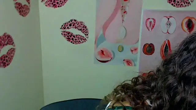  SusieSu  online show from 10/05/25, 12:18