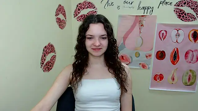  SusieSu  online show from 03/20/25, 07:25