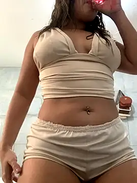 Gabrielleof online show from 11/14/25, 12:31