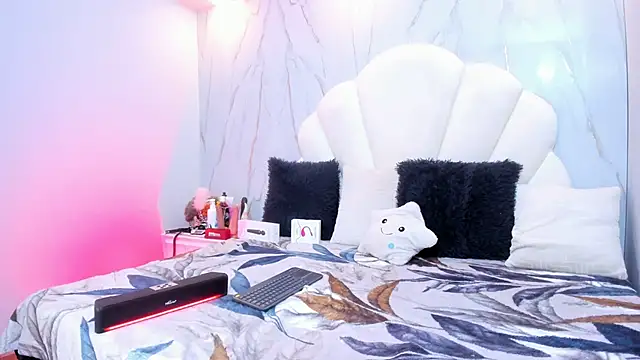 Snapshot of Tiffany_sander chatting on 03/11/25, 03:25 Tiffany sander online show from 03/11/25, 03:25