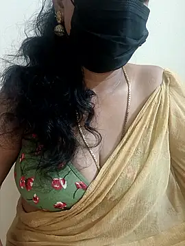 Snapshot of akshara_22 chatting on 11/23/25, 09:41 akshara 22 online show from 11/23/25, 09:41