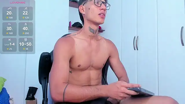 Snapshot of Jonryder_ chatting on 09/13/25, 01:22 Jonryder online show from 09/13/25, 01:22