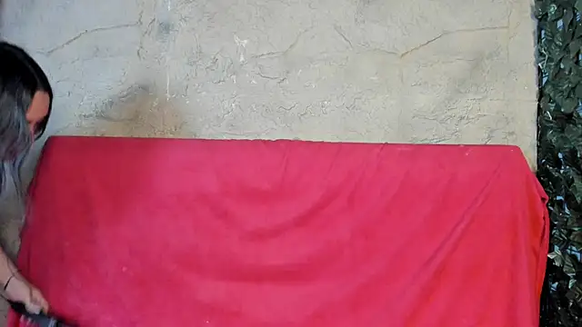 Snapshot of Scarlett__Fox__ chatting on 12/15/25, 11:27 Scarlett Fox online show from 12/15/25, 11:27