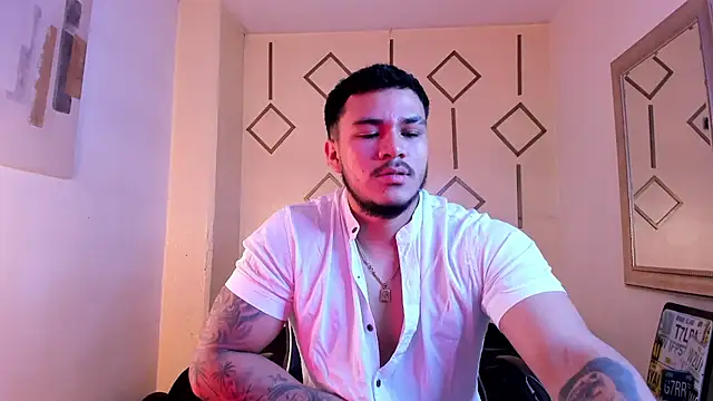 Snapshot of jeisonstark chatting on 11/15/25, 11:47 jeisonstark online show from 11/15/25, 11:47