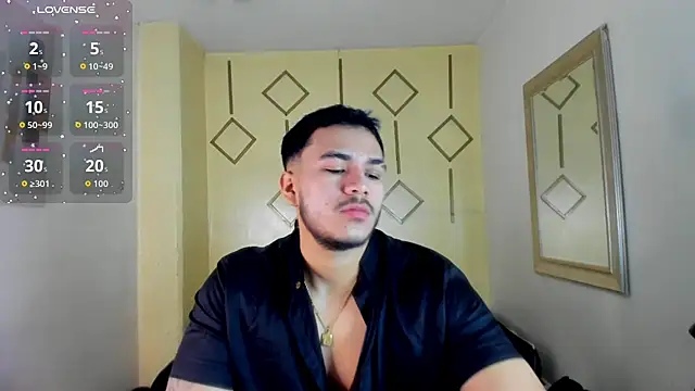 Snapshot of jeisonstark chatting on 11/16/25, 12:32 jeisonstark online show from 11/16/25, 12:32