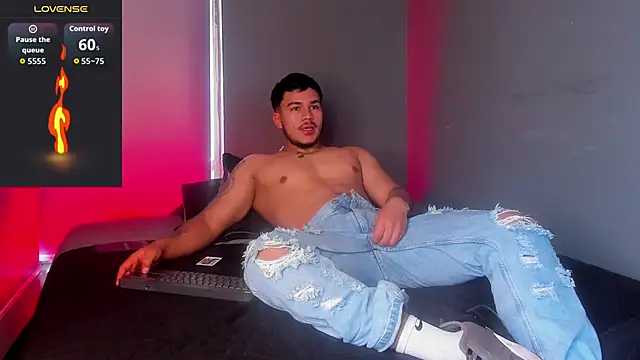 Snapshot of jeisonstark chatting on 11/21/25, 12:15 jeisonstark online show from 11/21/25, 12:15