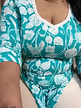 Anamika Kapoor online show from 10/14/25, 10:42