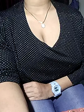 Anamika Kapoor online show from 02/24/25, 07:41