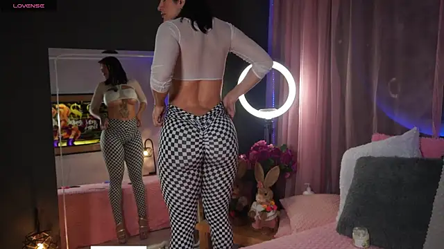 Snapshot of Skyler_ferrer chatting on 01/11/26, 02:13 Skyler ferrer online show from 01/11/26, 02:13