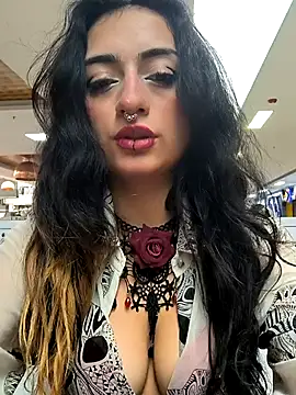 Snapshot of Lila_Desiree chatting on 02/21/25, 05:31 Lila Desiree online show from 02/21/25, 05:31