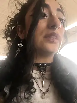 Lila Desiree online show from 12/04/25, 08:41