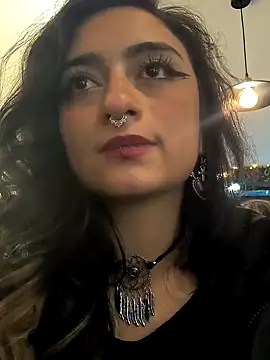 Snapshot of Lila_Desiree chatting on 02/01/25, 02:05 Lila Desiree online show from 02/01/25, 02:05