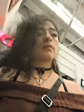 Snapshot of Lila_Desiree chatting on 05/27/26, 01:57 Lila Desiree online show from 05/27/26, 01:57
