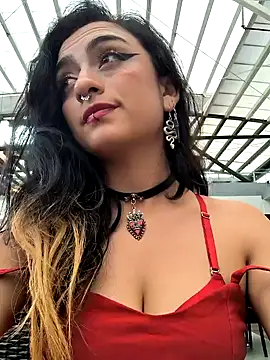 Snapshot of Lila_Desiree chatting on 01/30/25, 08:31 Lila Desiree online show from 01/30/25, 08:31