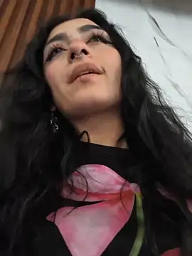 Lila Desiree online show from 06/17/26, 03:22